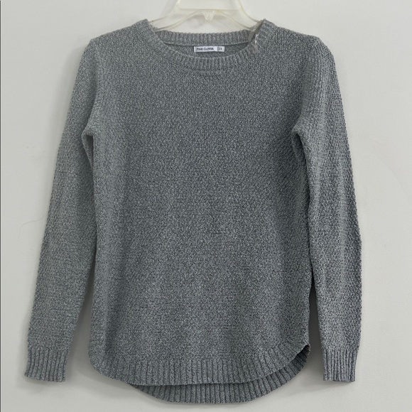 H&M Women's Gray Crew Neck Sweater - Picture 5 of 6